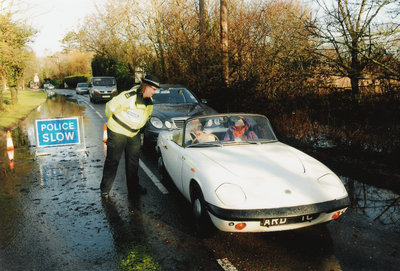 Elan at Shripney floods Jan 2011.jpg and 